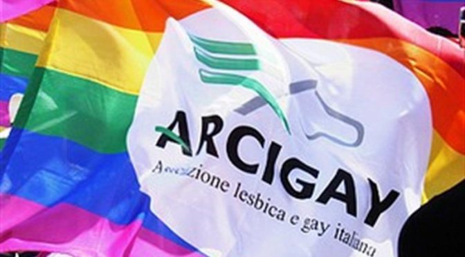 Solidarietà ad Arcigay per l’aggressione al banchetto di Verbania: un gesto meschino di intolleranza