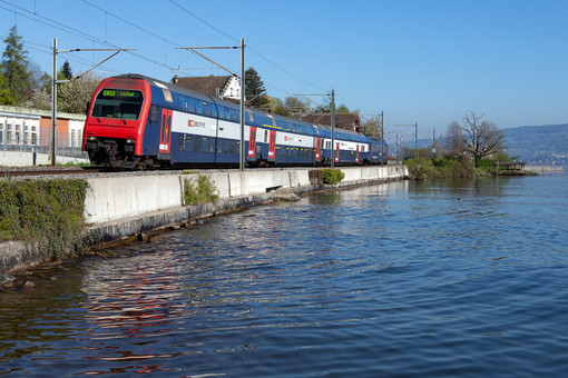 La proposta della ferrovia tra Fondotoce e Locarno un’occasione per ripensare i trasporti sul territorio dei laghi anche a favore dei frontalieri.